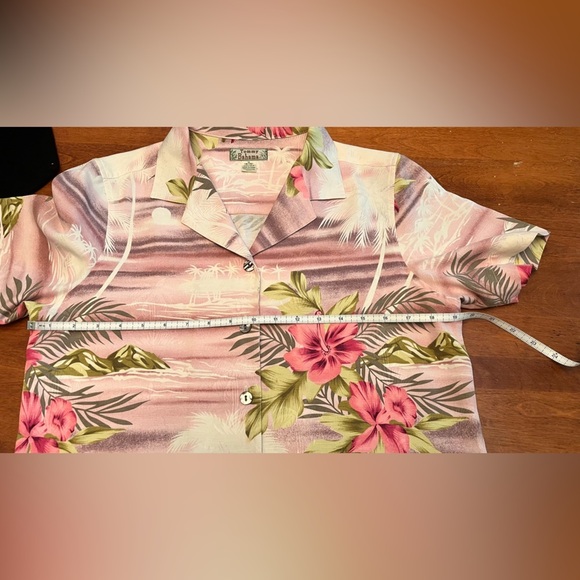 Tommy Bahama ladies shirt size medium 100% silk summer casual lightweight chic - Picture 7 of 7